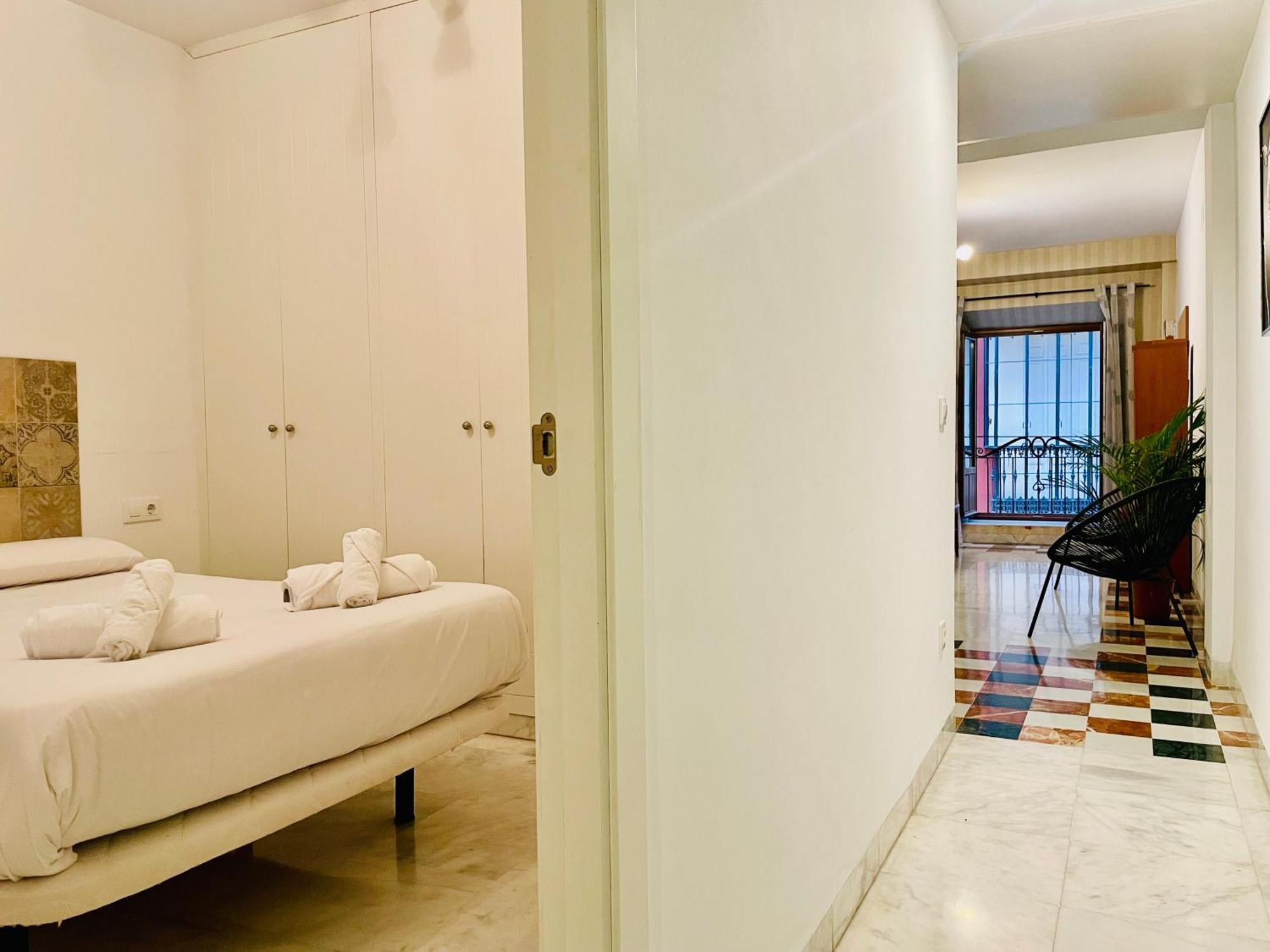 Entrecatedrales Suite Seville Ngoại thất bức ảnh
